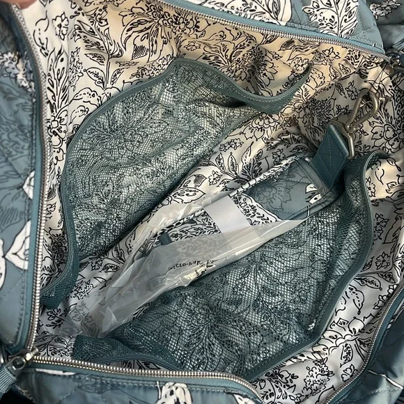 NWT Vera Bradley Grand Weekender Travel Bag - Tiger Lily Blue Oar - Picture 6 of 8